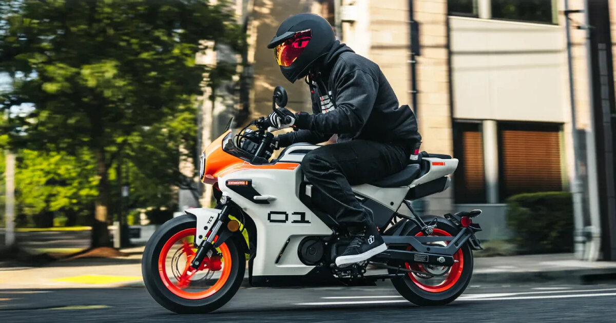 miniature cafe racer 'papio SS' illuminates with headlights resembling wide-open eyes