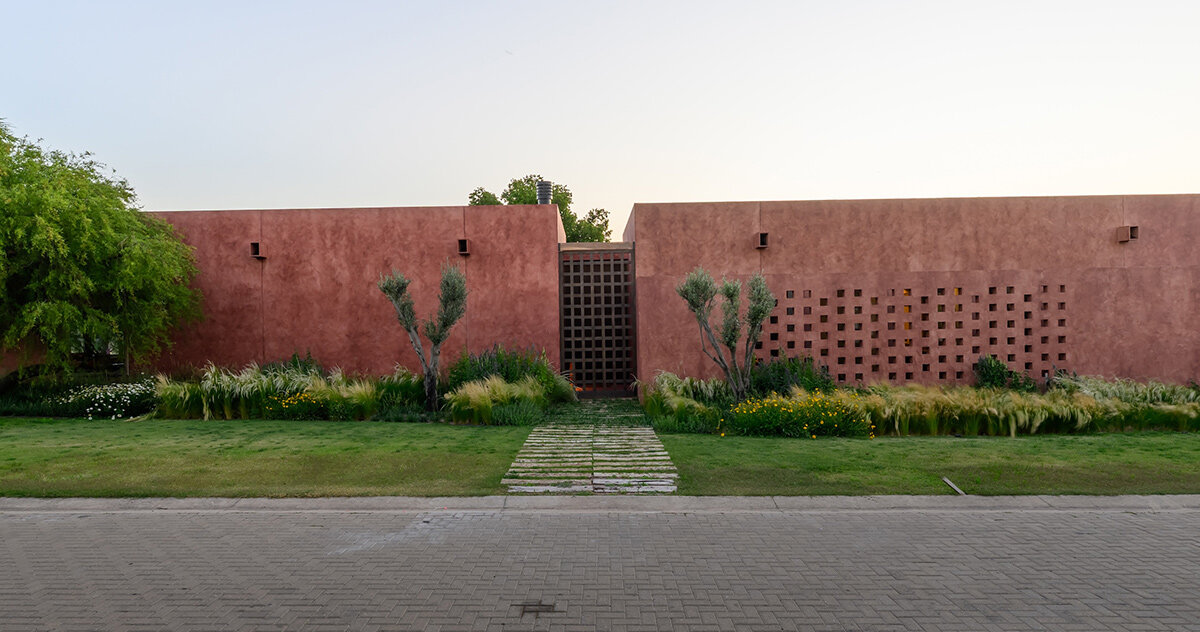 santiago bertotti designs monolithic 'casa BP' to frame elongated views of argentina - Designboom thumbnail