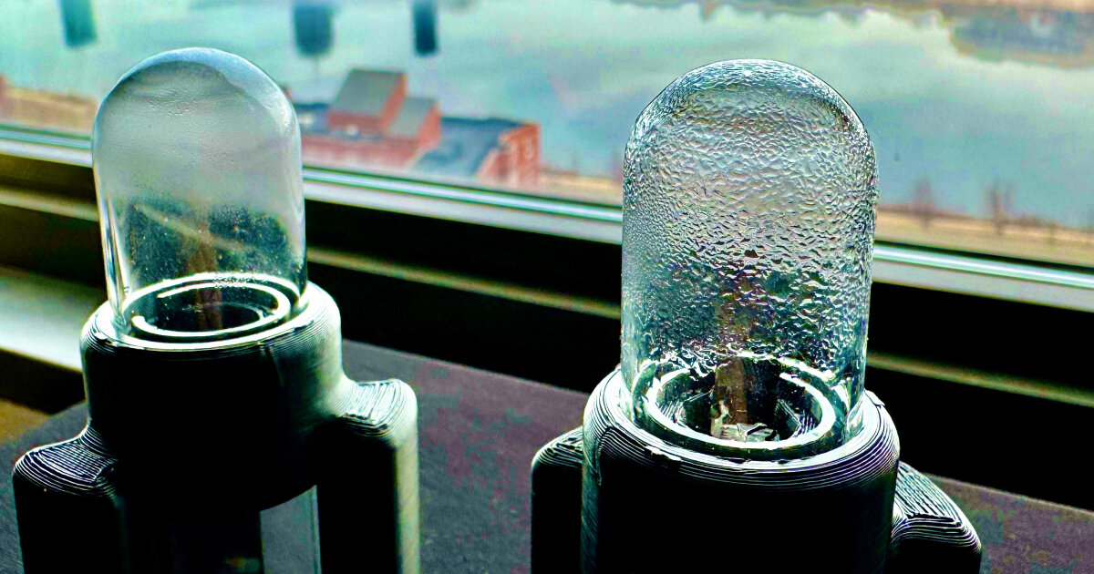 vibrating ceramic ring produces drinking water from humid air in few minutes