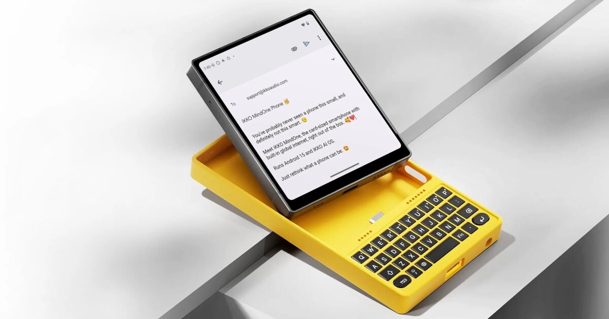 card-sized smartphone brings back tactile typing using case keyboard with power bank