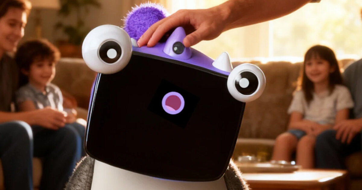 cyber pet for homes with stretchable neck shows playful emotions using interactive display