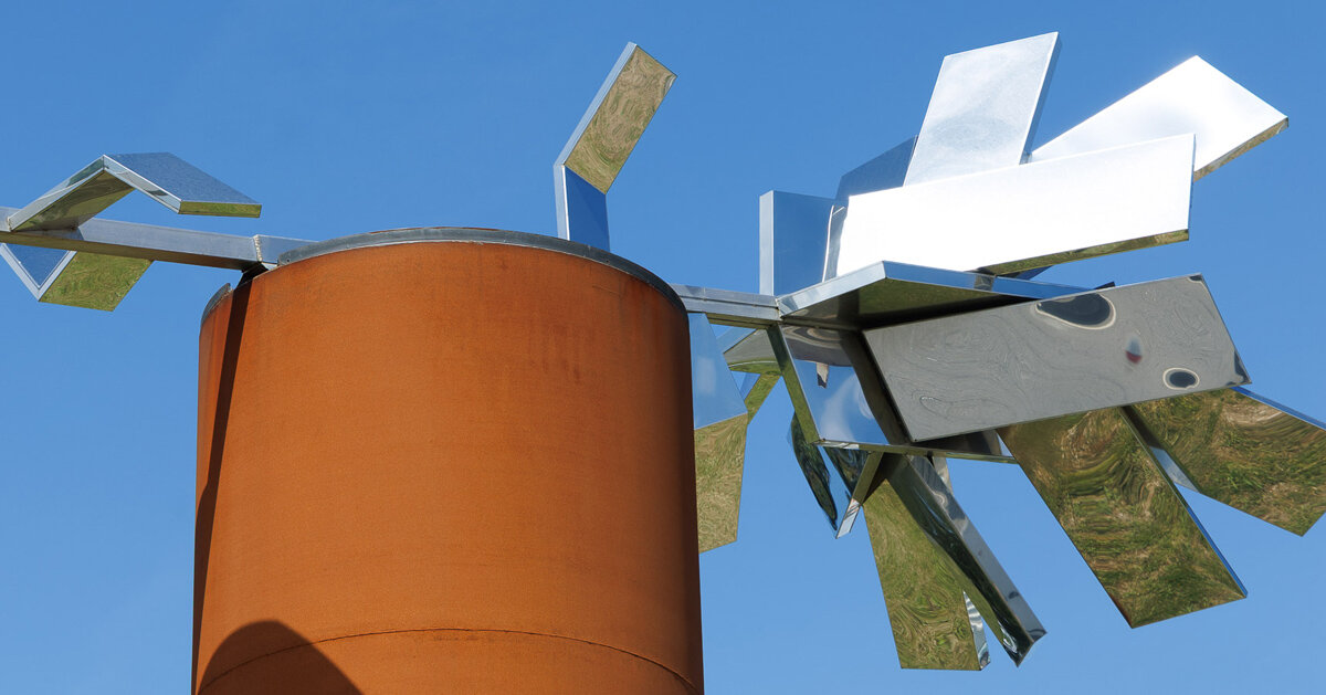 engraved soldiers’ names cover corten steel cylinder in portugal