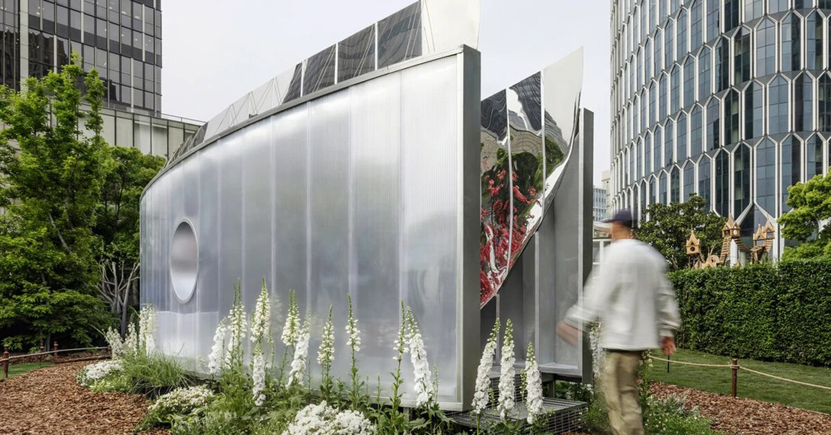 curved mirrored steel walls multiply one tree into forest at infinite grove pavilion in shanghai