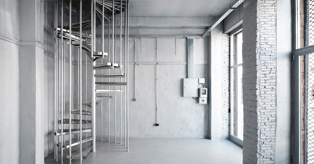 MPNYC turns former port warehouse into adaptable cultural space in piraeus