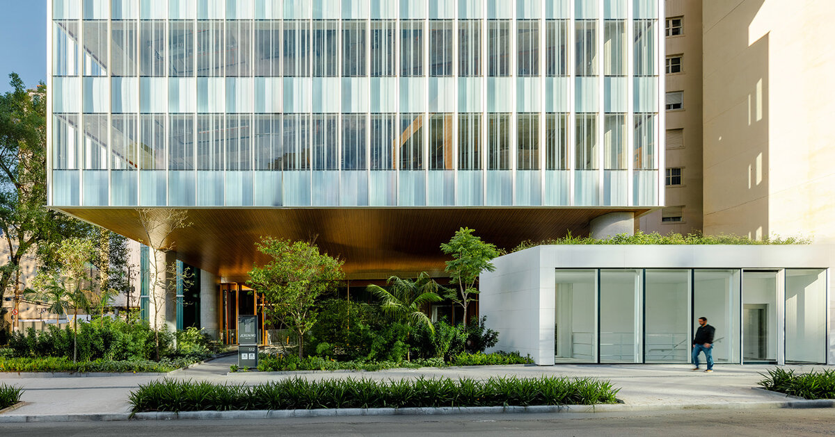 garden divides perkins&will’s são paulo office tower into two stacked volumes