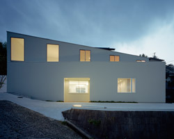 osamu tsukihashi: yagiyama guesthouse