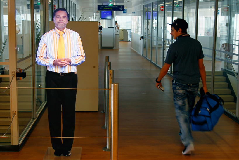 virtual flight attendants at orly airport