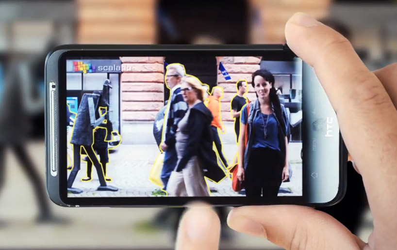 remove app deletes unwanted passersby from photos