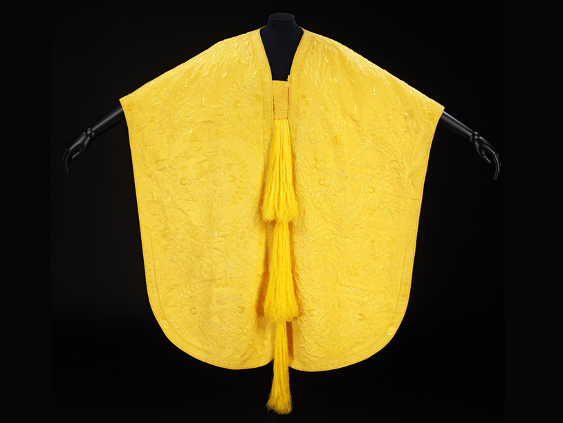 golden orb spider silk cape by godley & peers