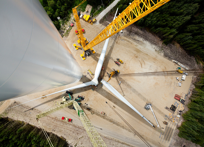 siemens wind turbine with world's largest rotor goes into operation