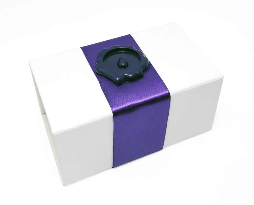 MOO launches luxe business cards - 3