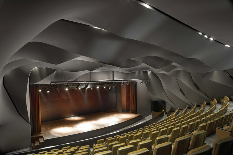 magma architecture: masrah al qasba theater