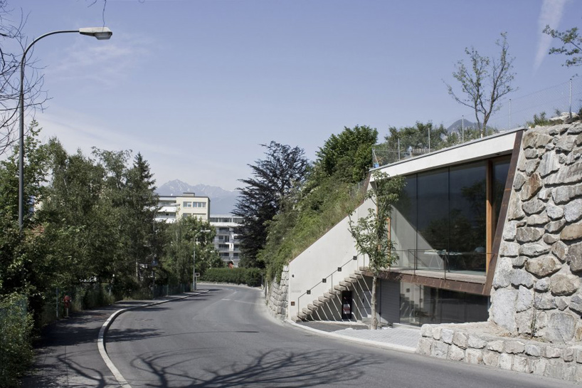daniel fugenschuh architekt: office under the garden