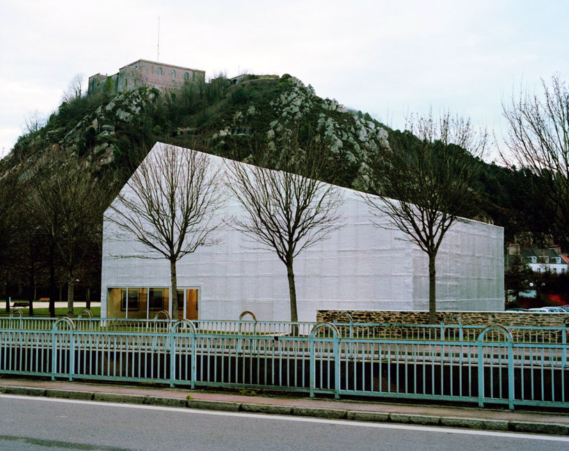 éric lapierre architecture: le point du jour art centre