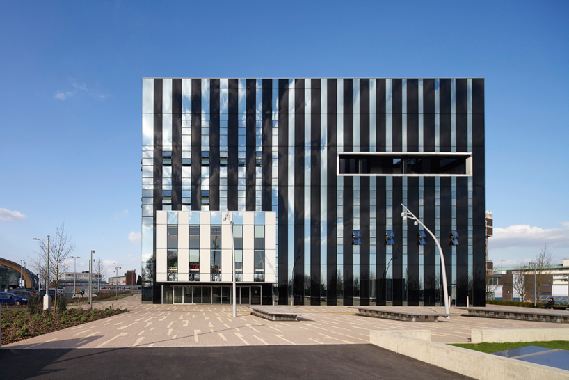 hawkins\brown: corby cube - 2