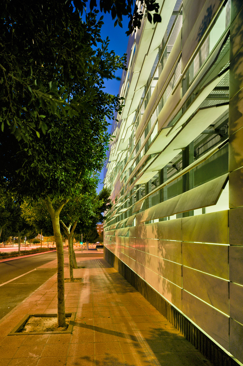ferrer arquitectos: north mediterranean health center - 5
