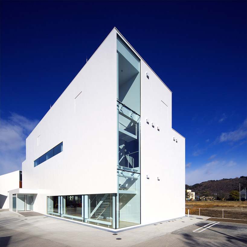 satoru hirota architects: GaW office + warehouse