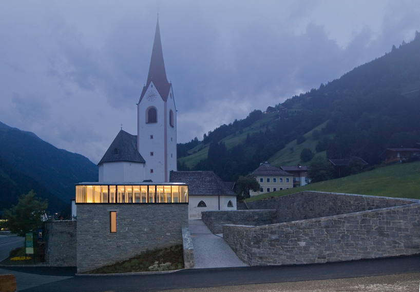 schneider & lengauer architects: cemetery + wake room hopfgarten