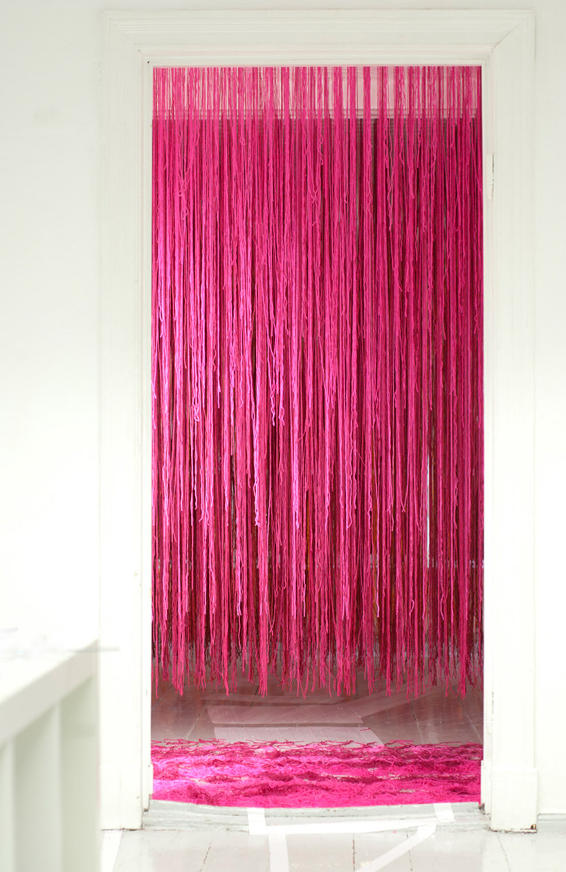 anna kostreva: broken string kilometers installation