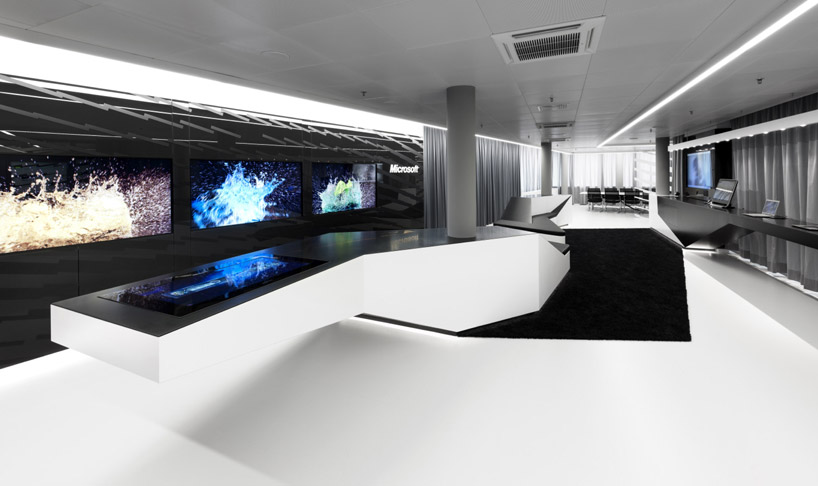 coast office architecture: microsoft briefing center