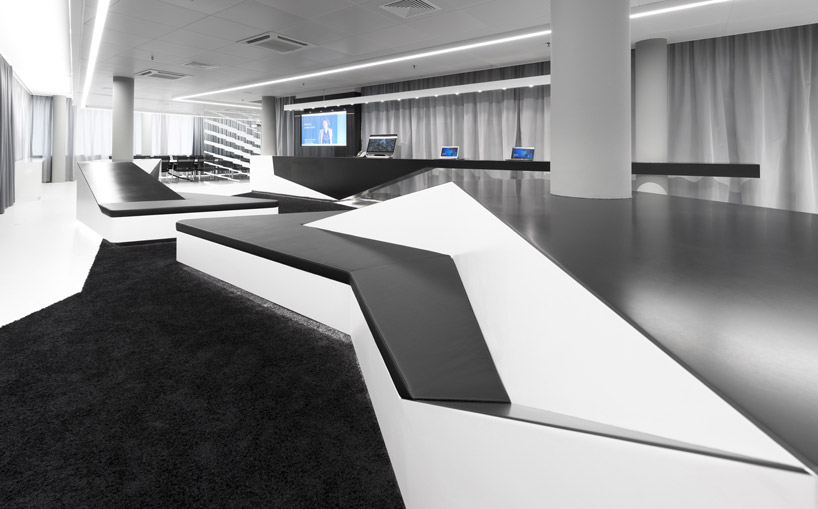 coast office architecture: microsoft briefing center - 6