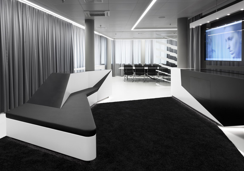 coast office architecture: microsoft briefing center - 8