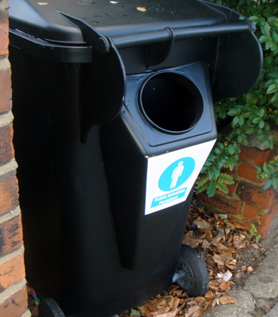 stephan bischof: wheelie bin urinal