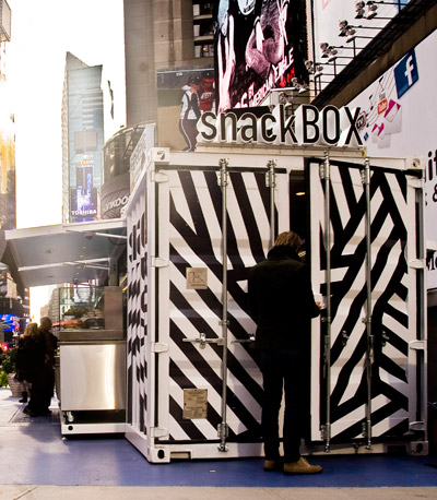 aedifica: shipping container snackbox in times square
