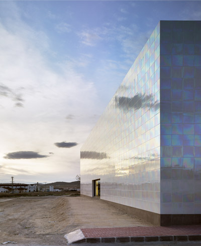 cor & asociados: music hall and house in algueña