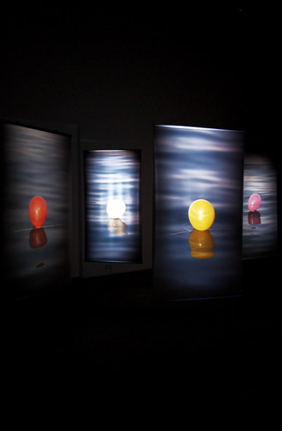 hale tenger: balloons on the sea