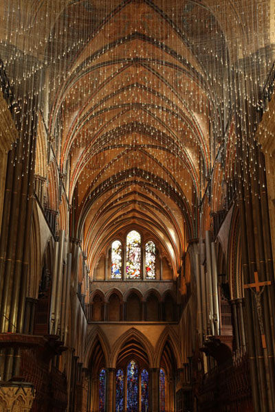 bruce munro: 'light shower' at salisbury cathedral