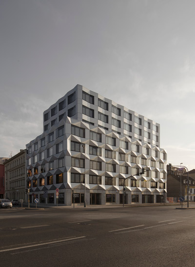 EM2N: keystone building