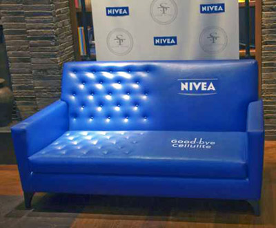 nivea's 'good bye cellulite' sofa installation
