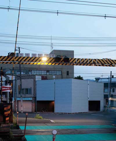 akasaka shinichiro atelier: silver screen house