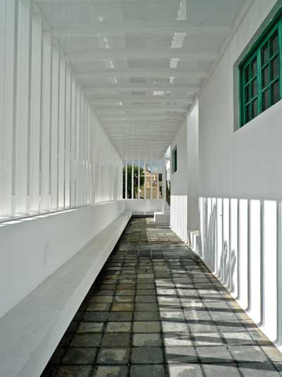 mpc arquitectos: intervention of the chapel of rest