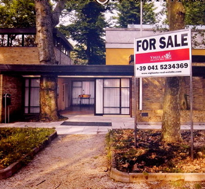 michael elmgreen & ingar dragset: 'the collectors' at the danish pavilion