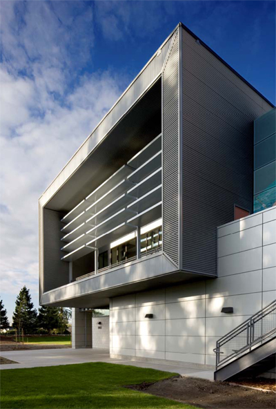 ELS architects: east oakland sports center