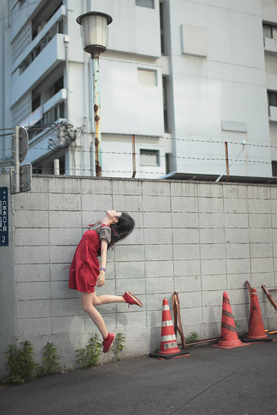 hayashi natsumi: levitation self portraits