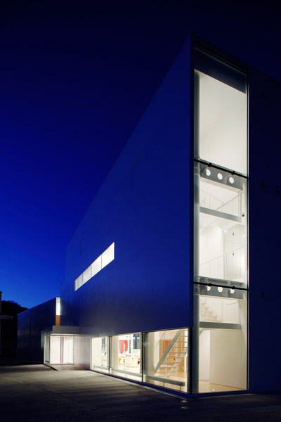 satoru hirota architects: GaW office + warehouse