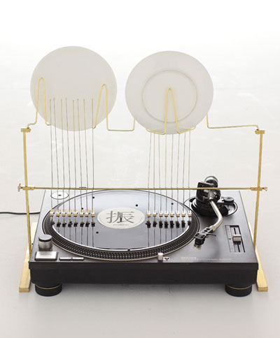 kyouei design: pendulum sound machine by kouichi okamoto
