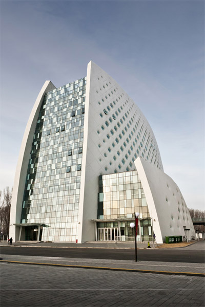 dada: complex for the 7th international strawberry symposium