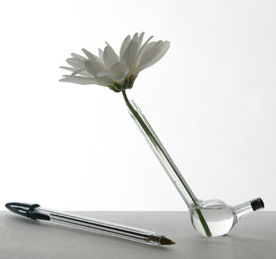 the making of: bic daisy vase by giffin' termeer