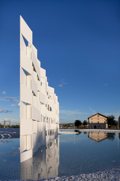 kengo kuma: casalgrande ceramic cloud