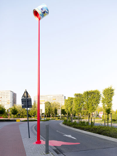 levis (akzo nobel): guerrilla paint installation