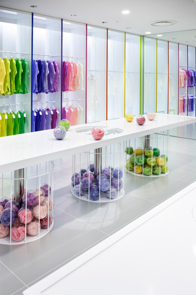 moment design: 24 issey miyaki store in hakata