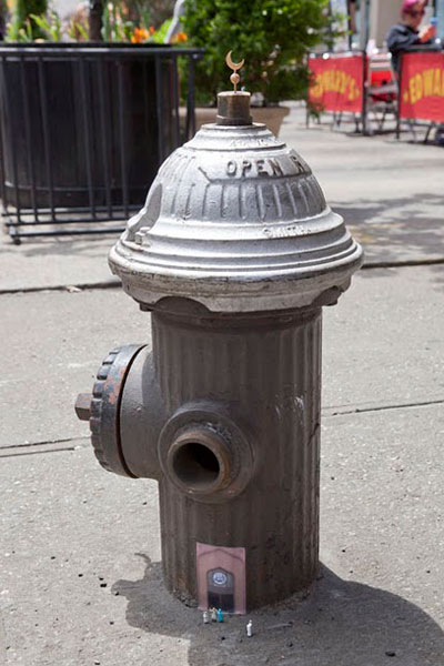 slinkachu: house of god