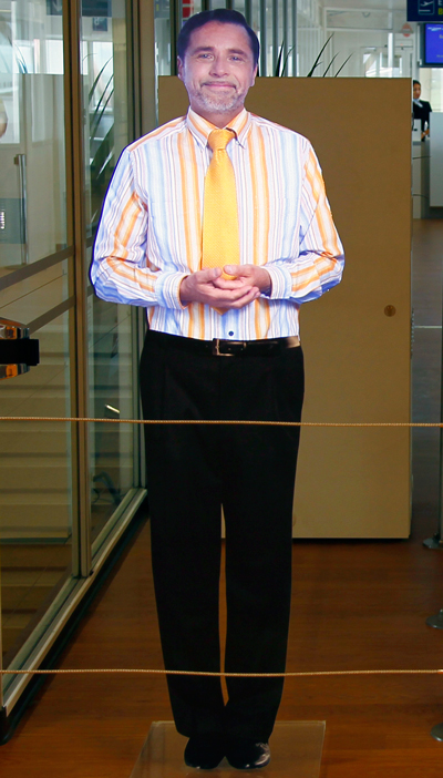 virtual flight attendants at orly airport