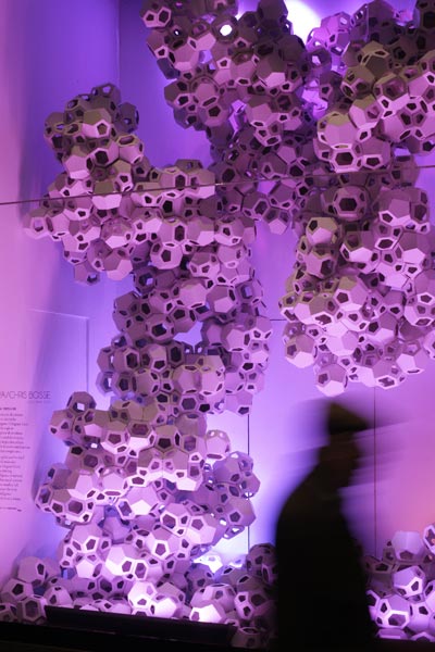 LAVA: christmas windows for la rinascente