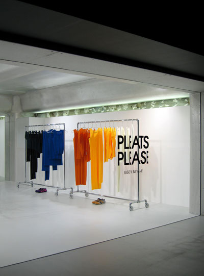 tokujin yoshioka: 'pleats please issey miyake/ aoyama' store reopens