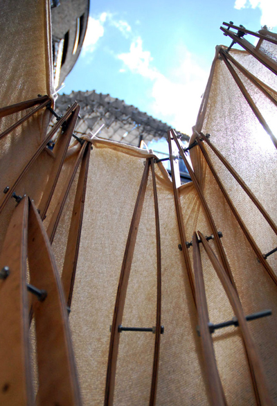 pod inhabitable sculpture by lawrence lek